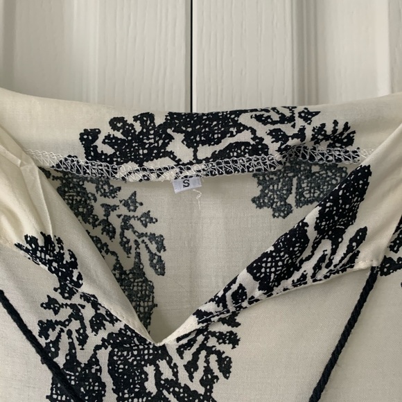 Patterned Dress - Picture 3 of 3